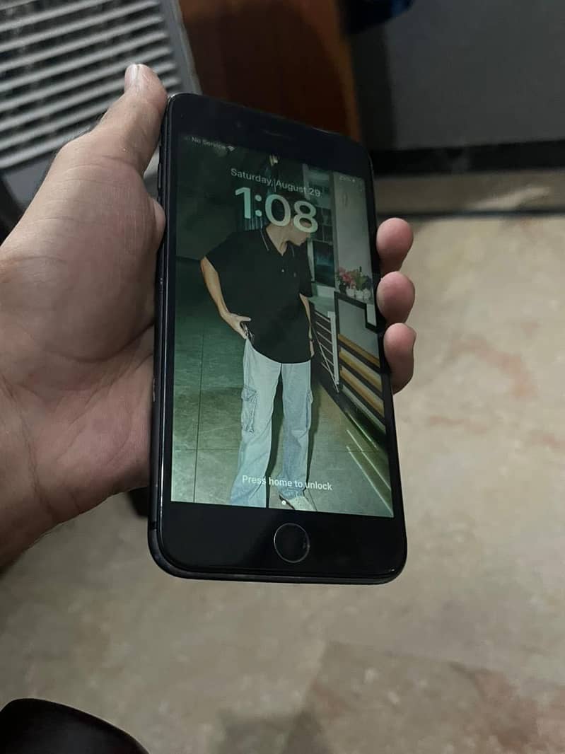 Apple iPhone 8 Plus 0