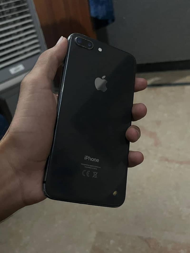 Apple iPhone 8 Plus 4