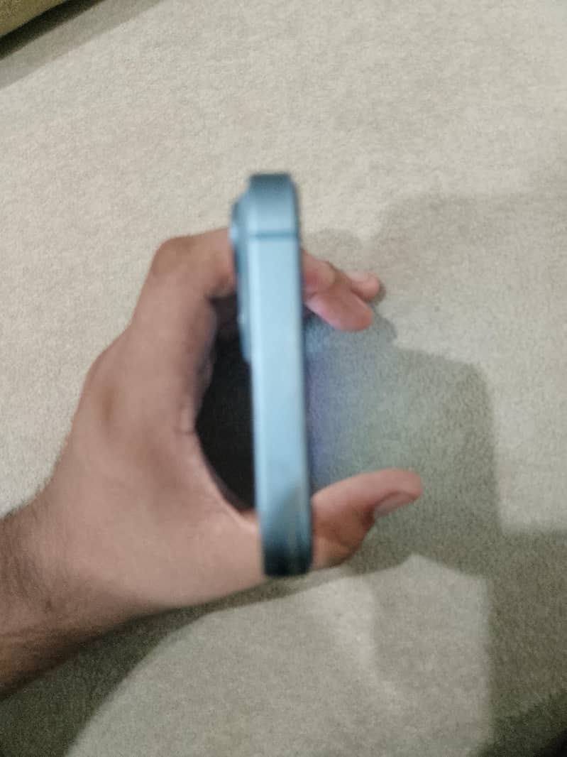 Apple iPhone 14 3