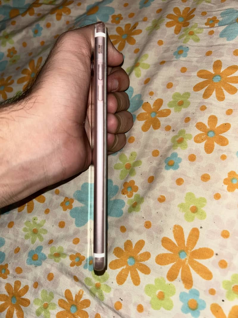 Apple iPhone 7 Plus 1
