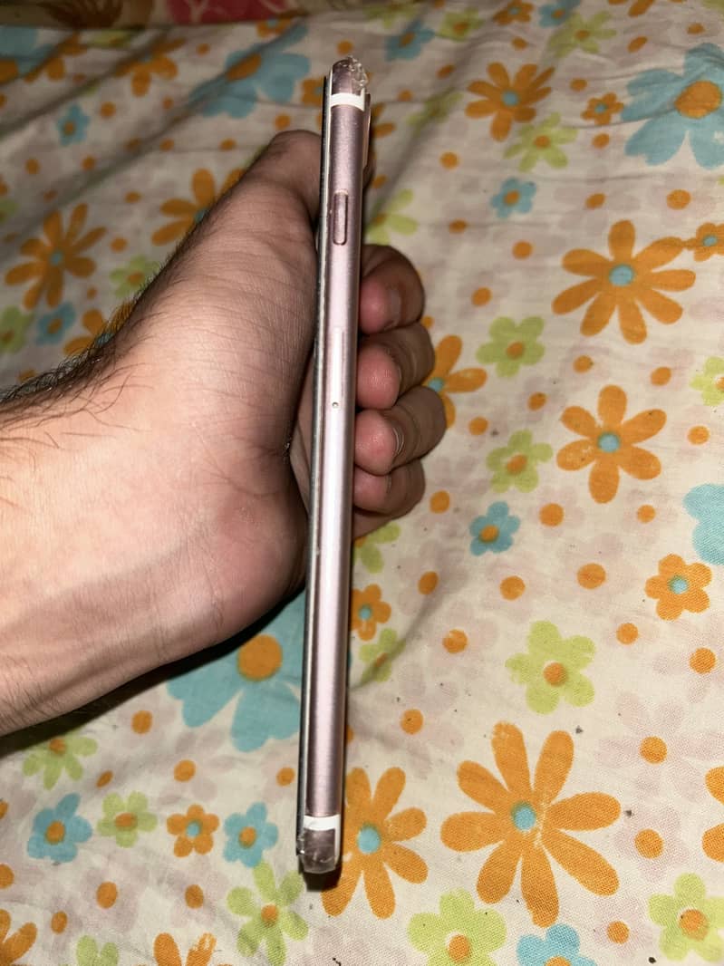 Apple iPhone 7 Plus 3