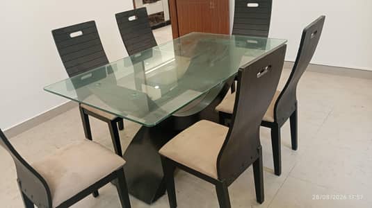 excellent condition 6serts dining table