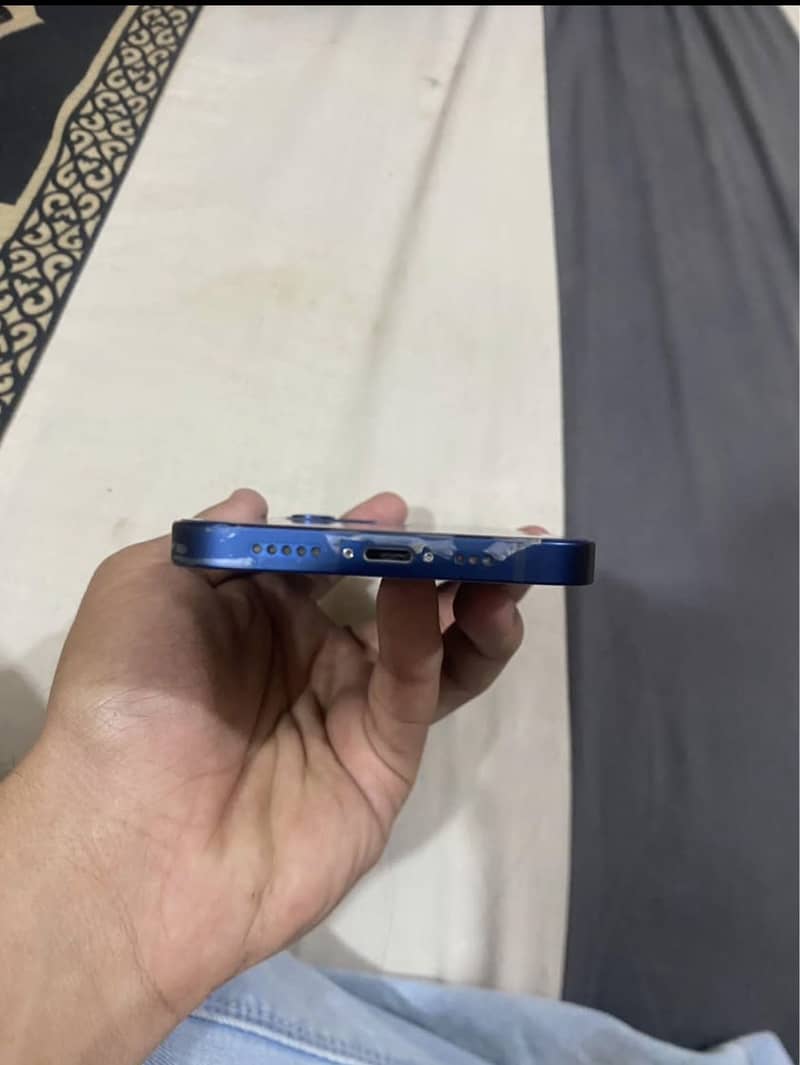 Apple iPhone 12 1