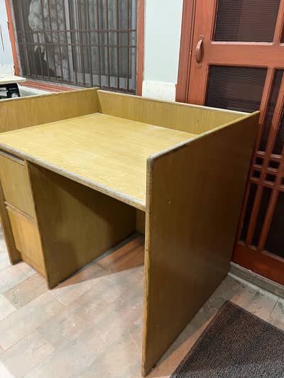 Malaysian Wood Desk For Office And School Use