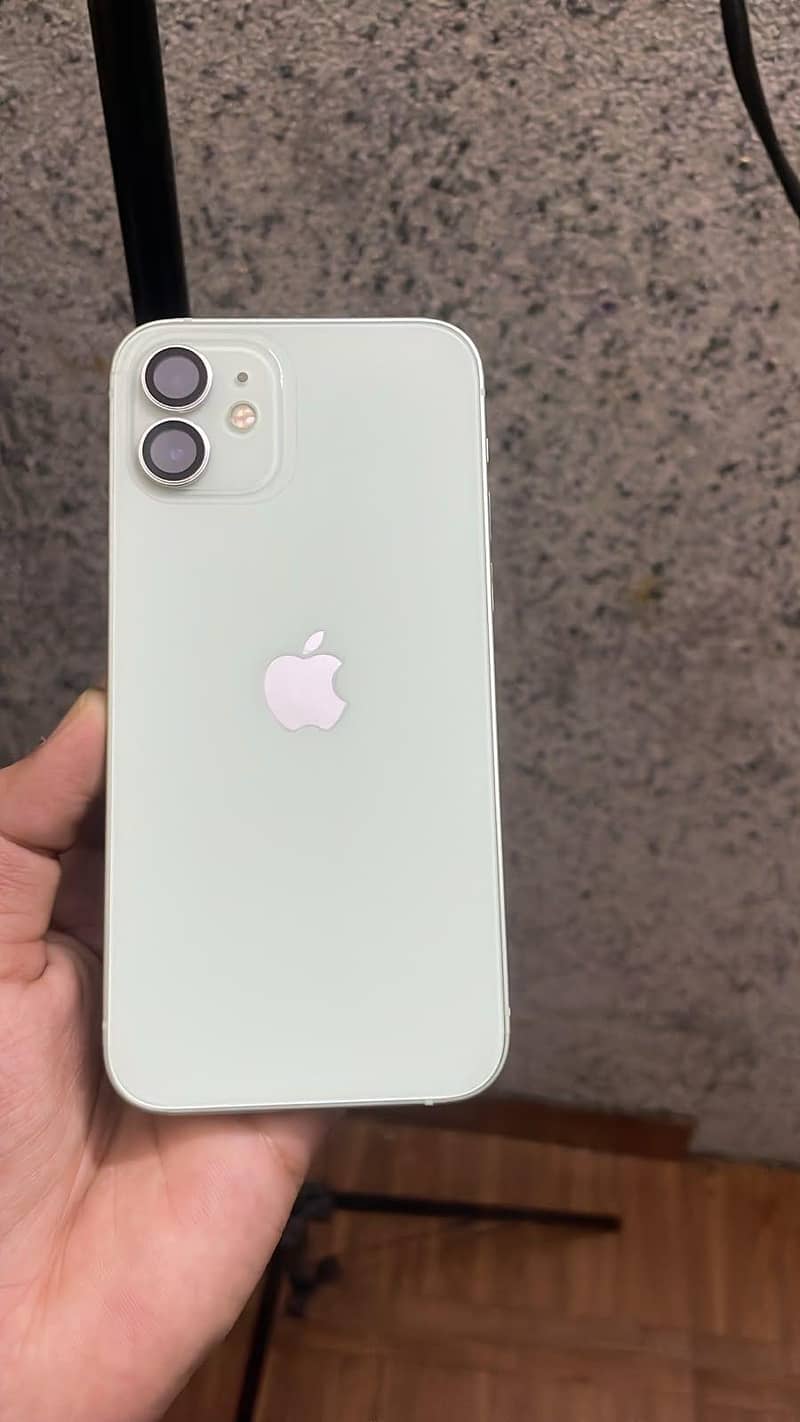 Apple iPhone 12 0