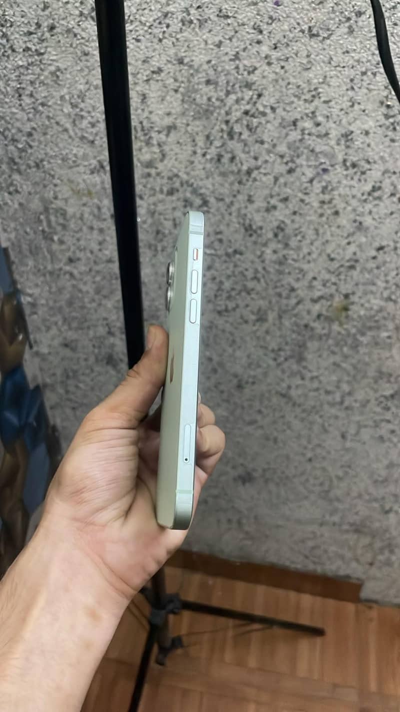 Apple iPhone 12 2