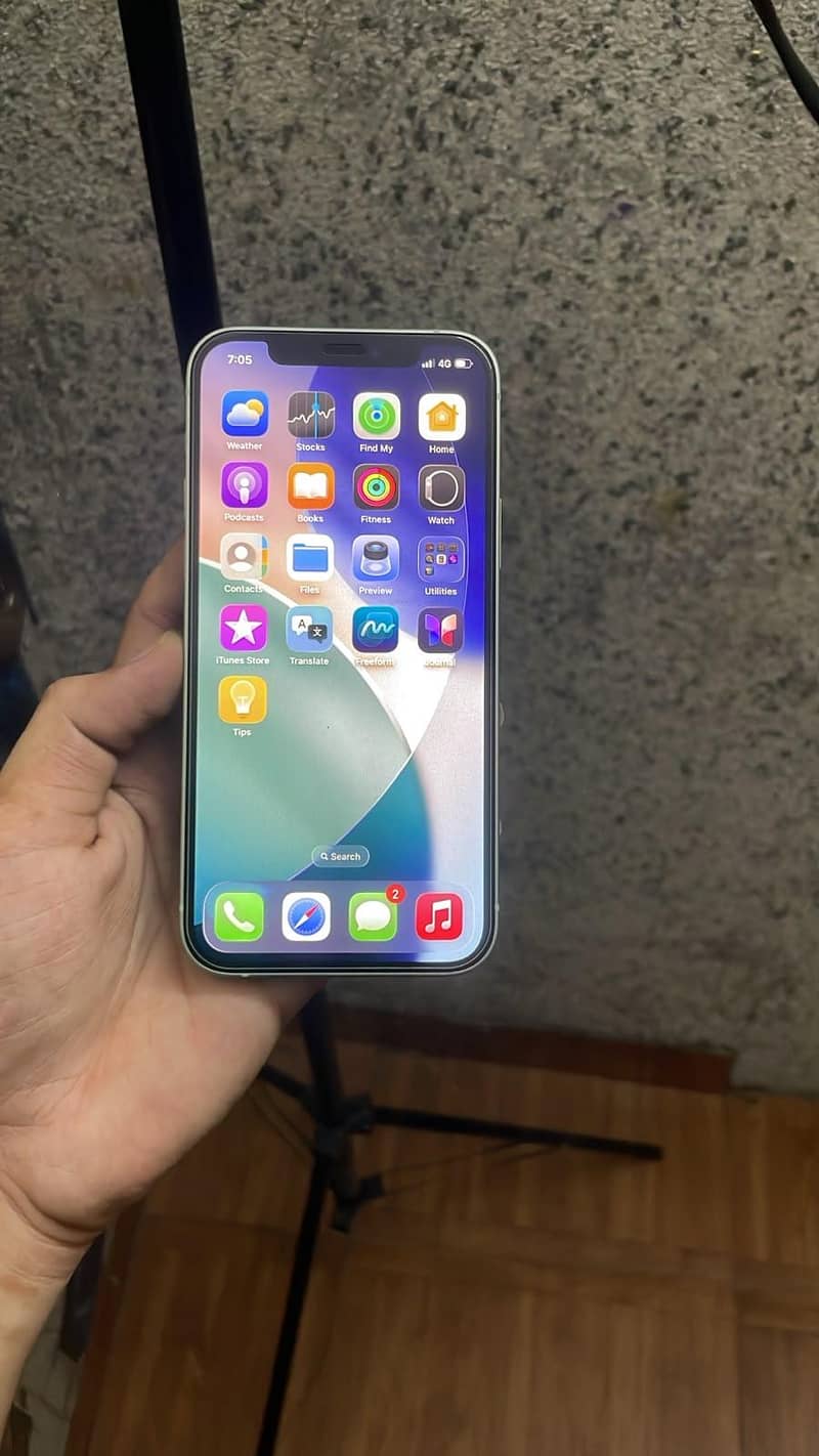 Apple iPhone 12 3