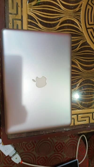 Apple Mac book is very Low Prices