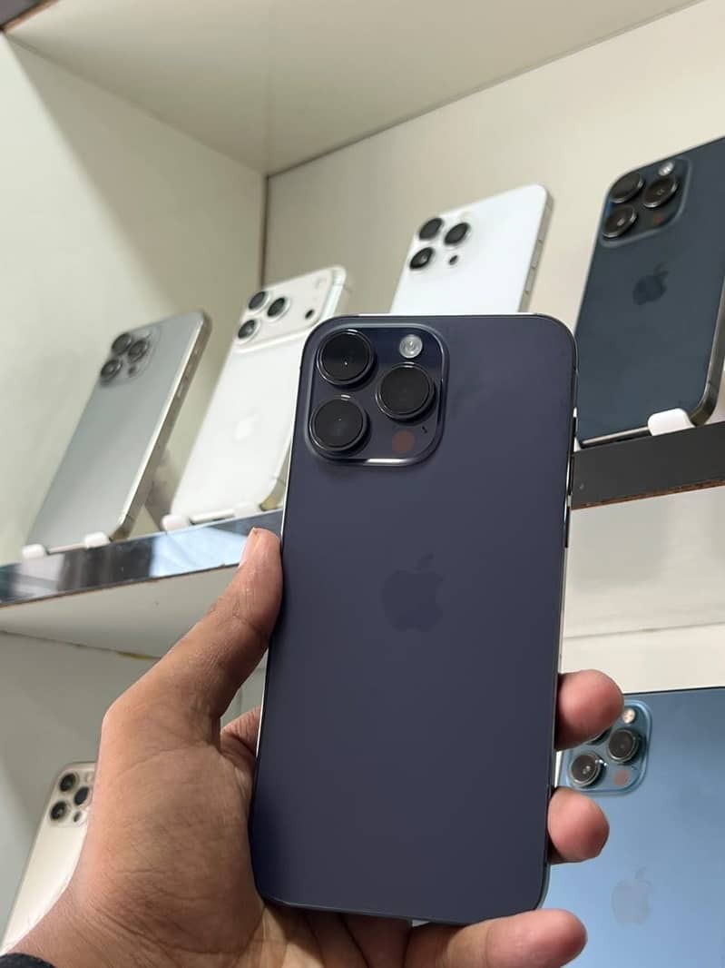 Apple iPhone 15 Pro Max 1