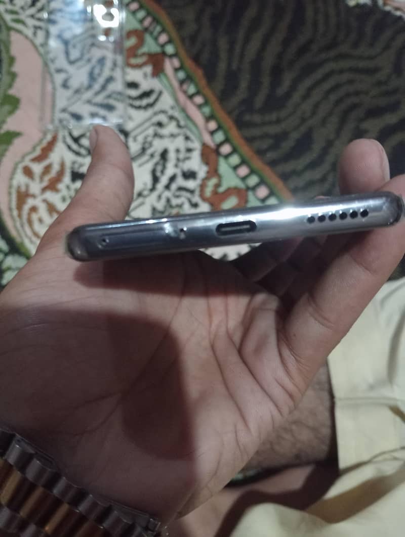 Tecno CAMON 40 Pro 4