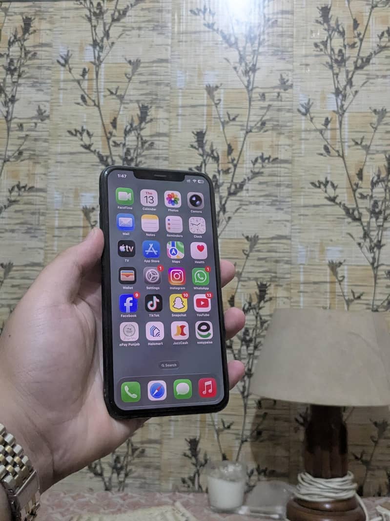 Apple iPhone 11 Pro Max 7