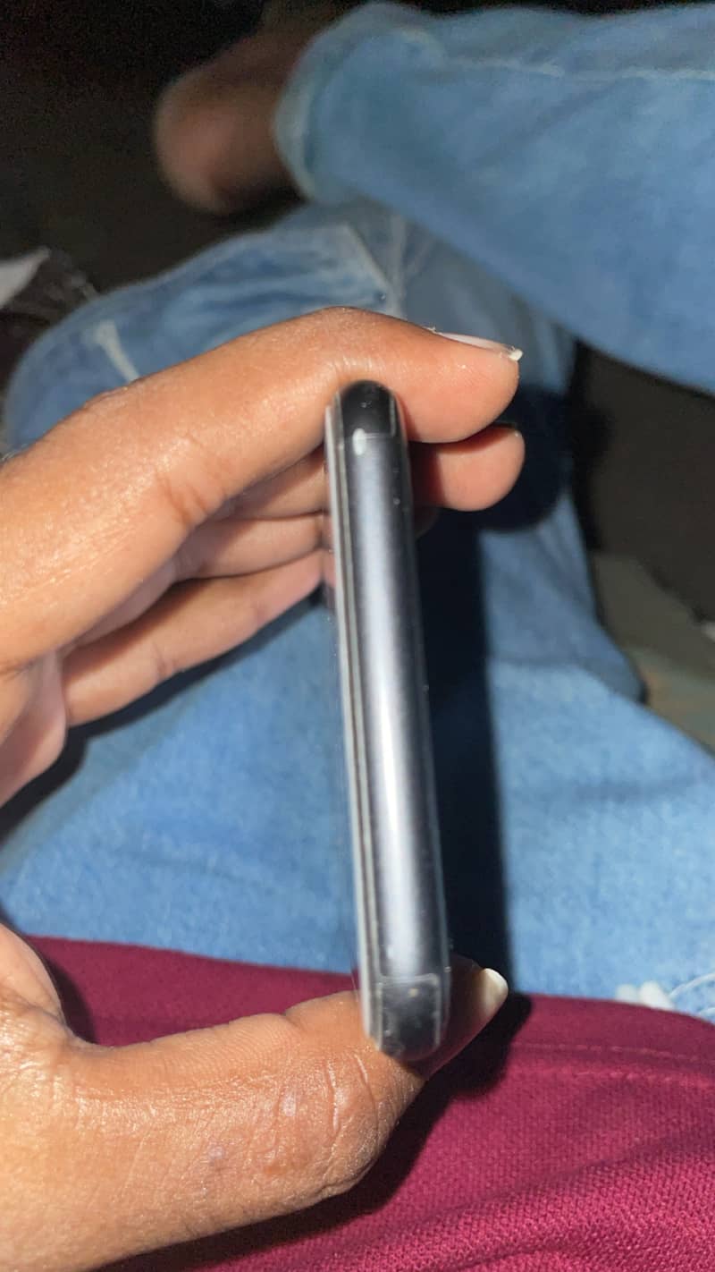 Apple iPhone 8 Plus 3