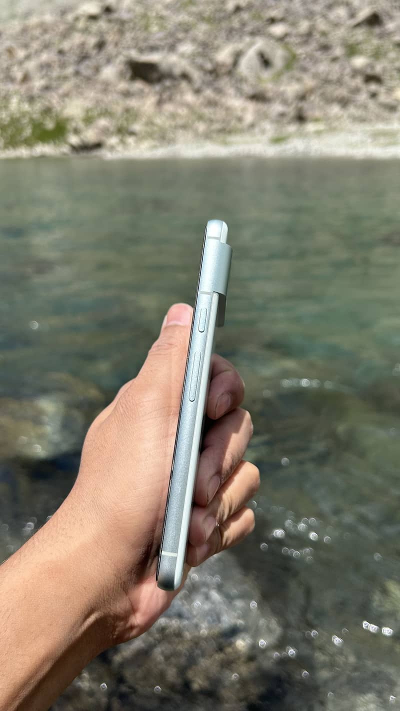 Google Pixel 8 5