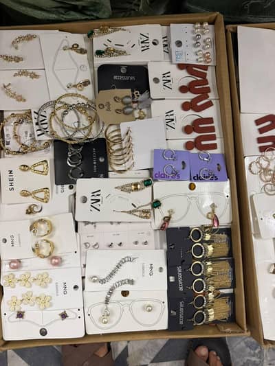 BRANDED JEWELLERIES FROM UK PRICE 5,000 PER KG