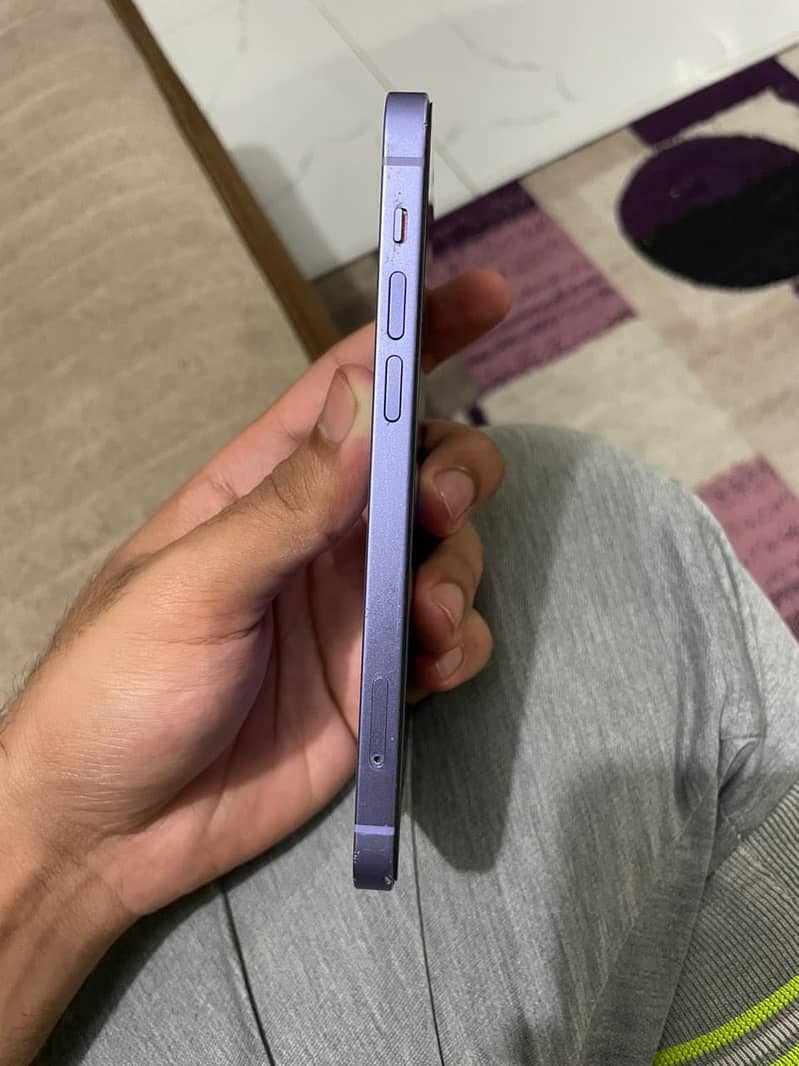 Apple iPhone 12 2