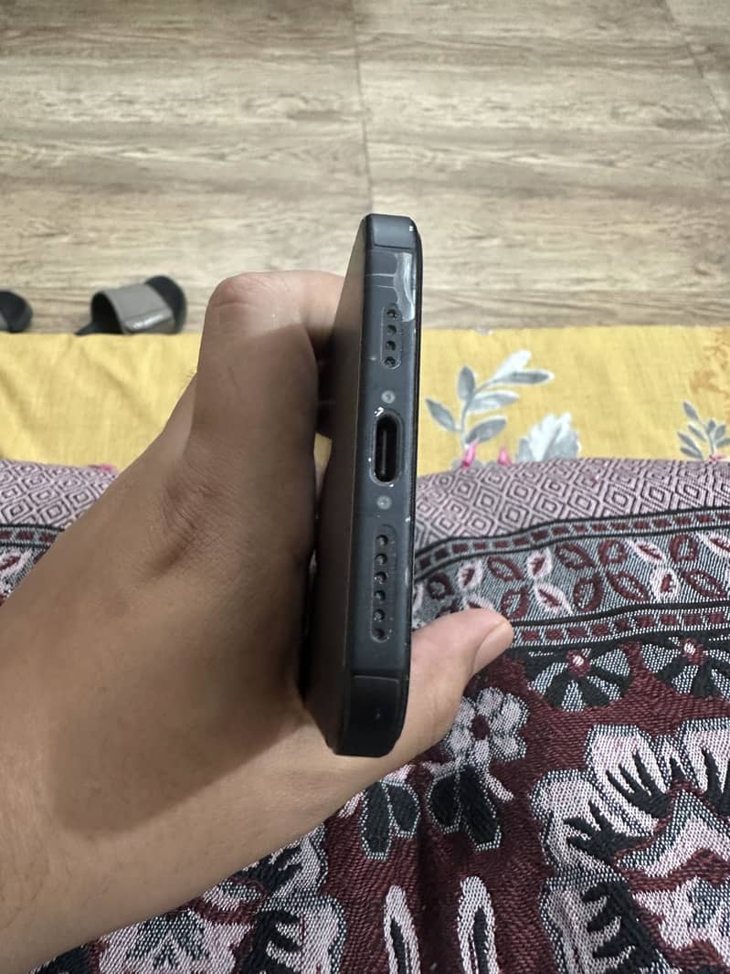 Apple iPhone 15 plus 1