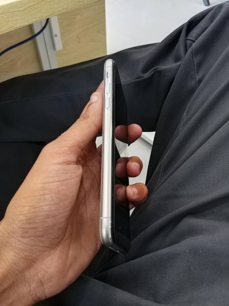 Apple iPhone X 3