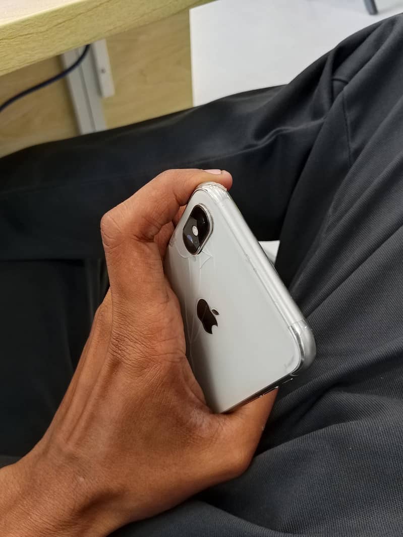 Apple iPhone X 5