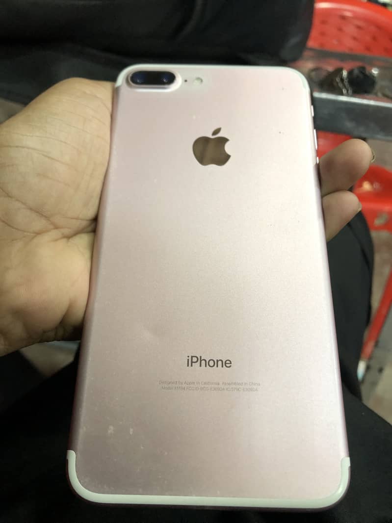 Apple iPhone 7 Plus 0
