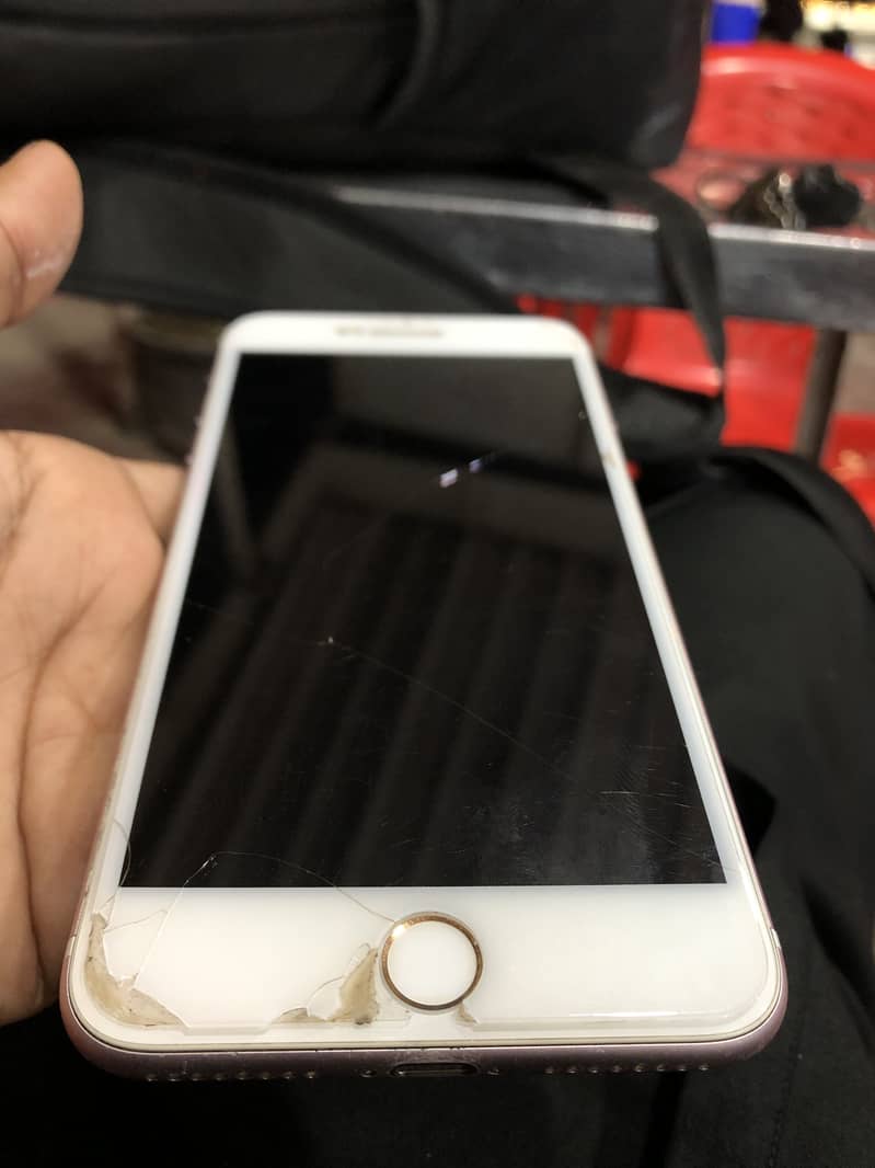Apple iPhone 7 Plus 1