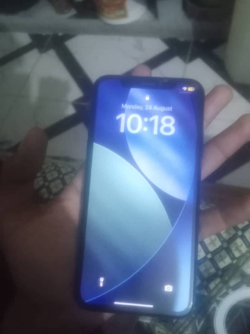 Apple iPhone XS 1