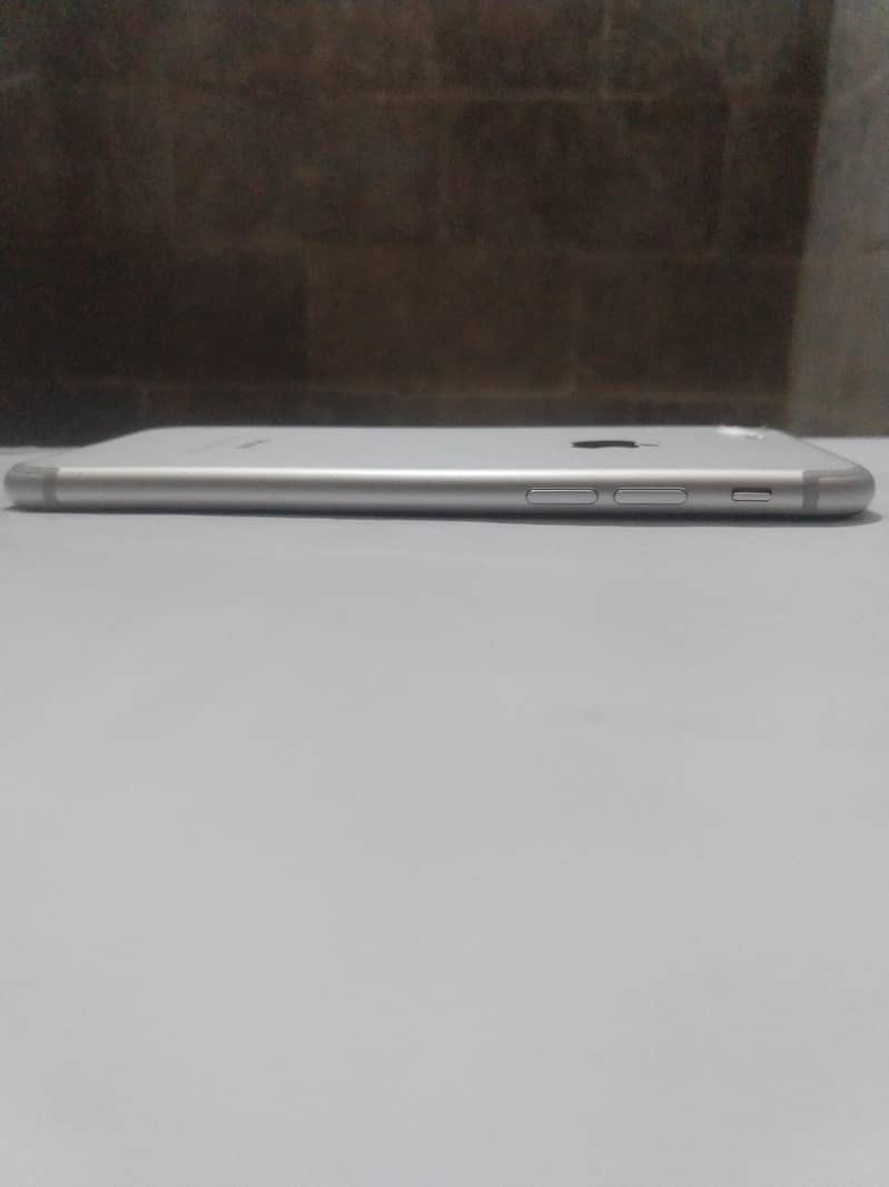 Apple iPhone 7 1