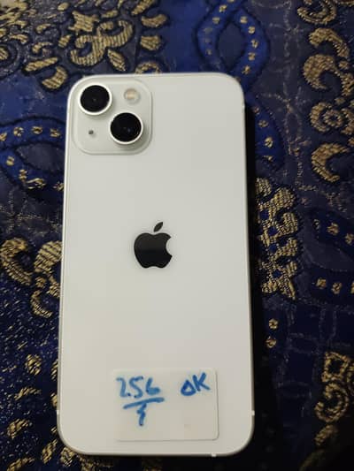 Apple iPhone 13