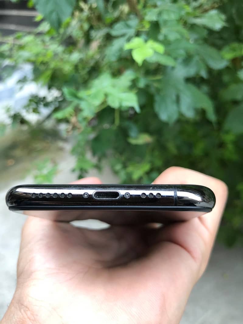 Apple iPhone 11 Pro 2