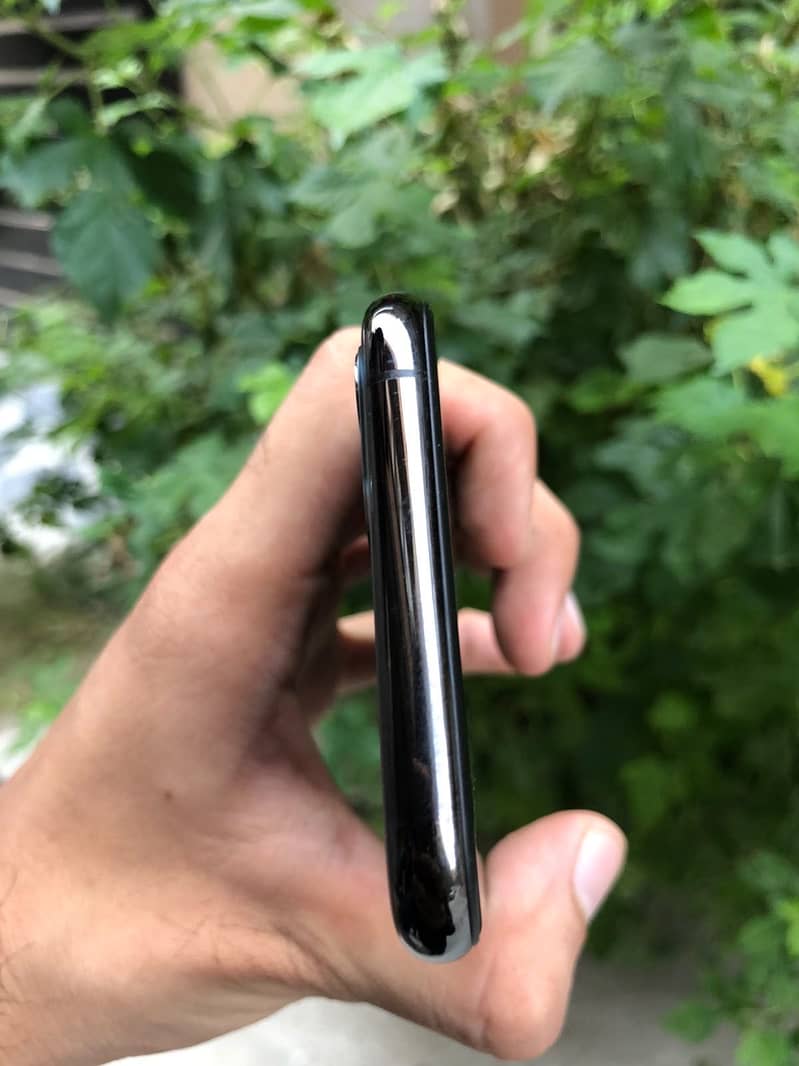 Apple iPhone 11 Pro 3