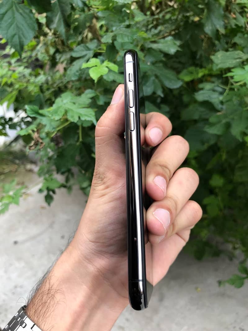 Apple iPhone 11 Pro 5