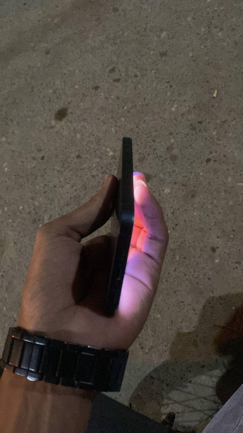 Apple iPhone 14 3
