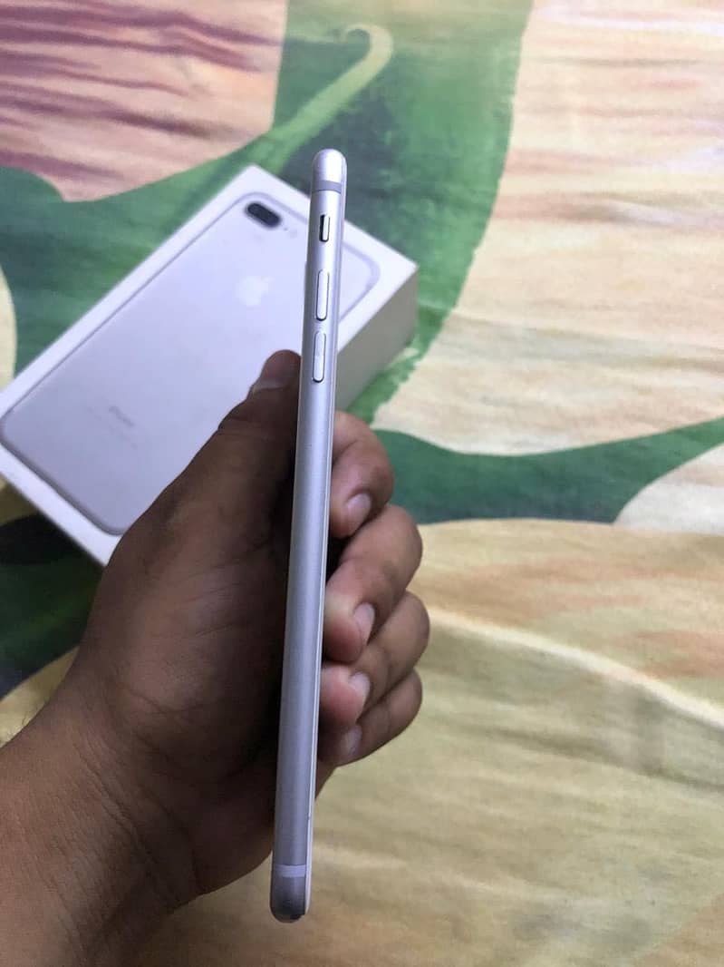 Apple iPhone 7 Plus 4