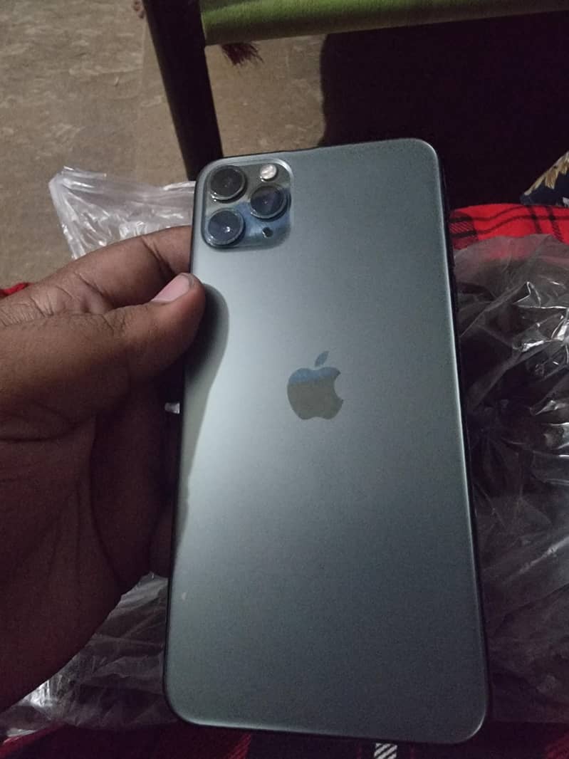 Apple iPhone 11 Pro Max 4
