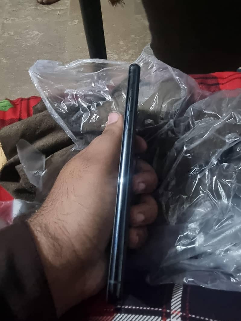 Apple iPhone 11 Pro Max 5