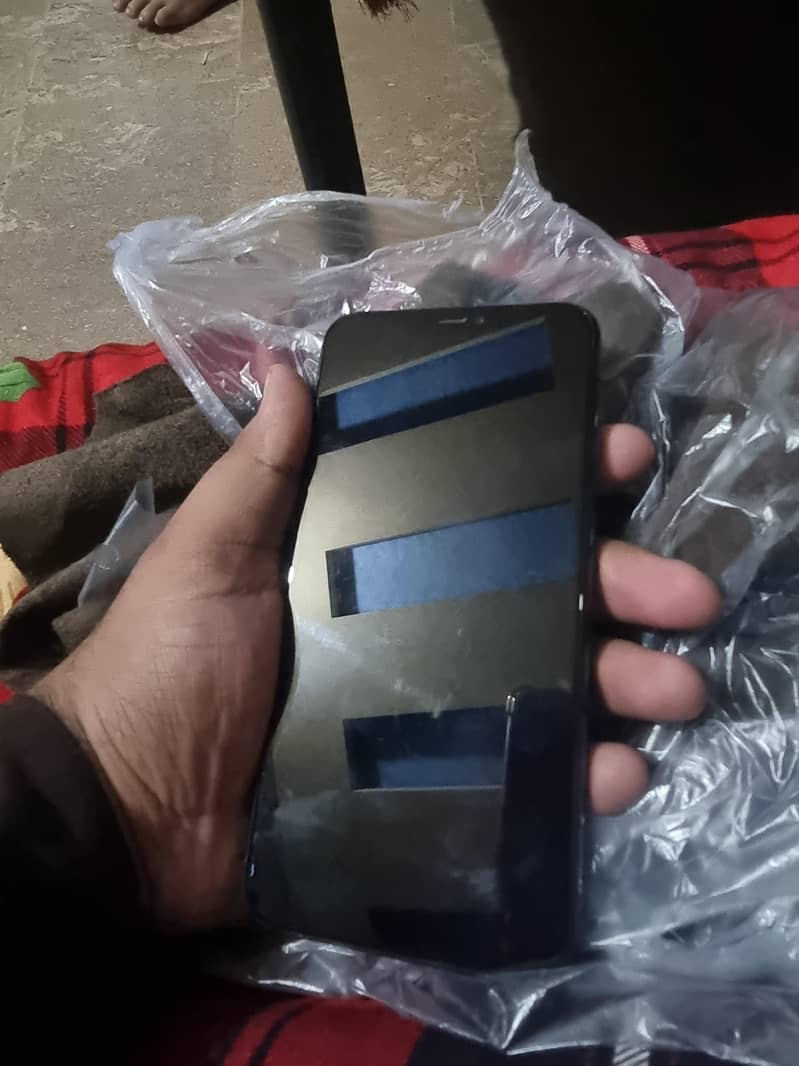 Apple iPhone 11 Pro Max 6