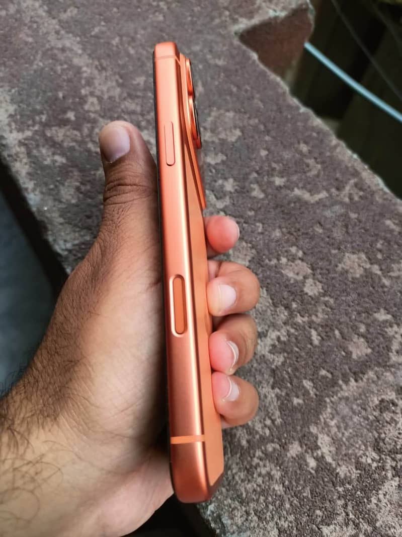 Apple iPhone 17 Pro Max 5