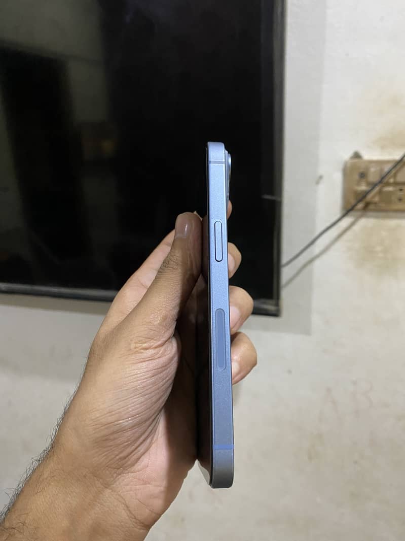 Apple iPhone 14 3