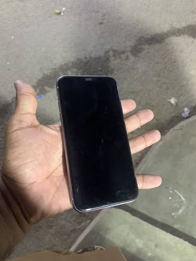 Apple iPhone 11 0