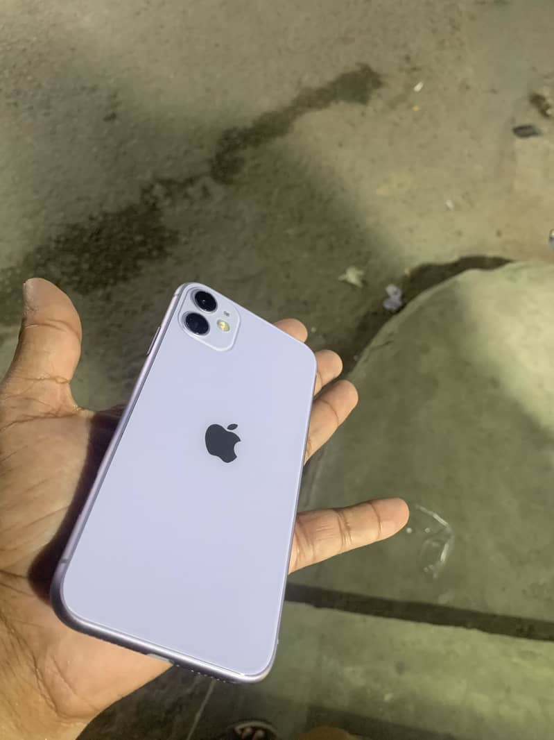 Apple iPhone 11 4