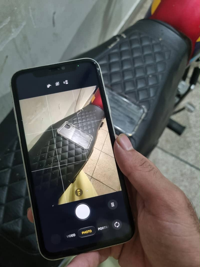 Apple iPhone 11 5