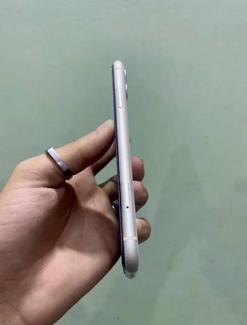 Apple iPhone 11 5