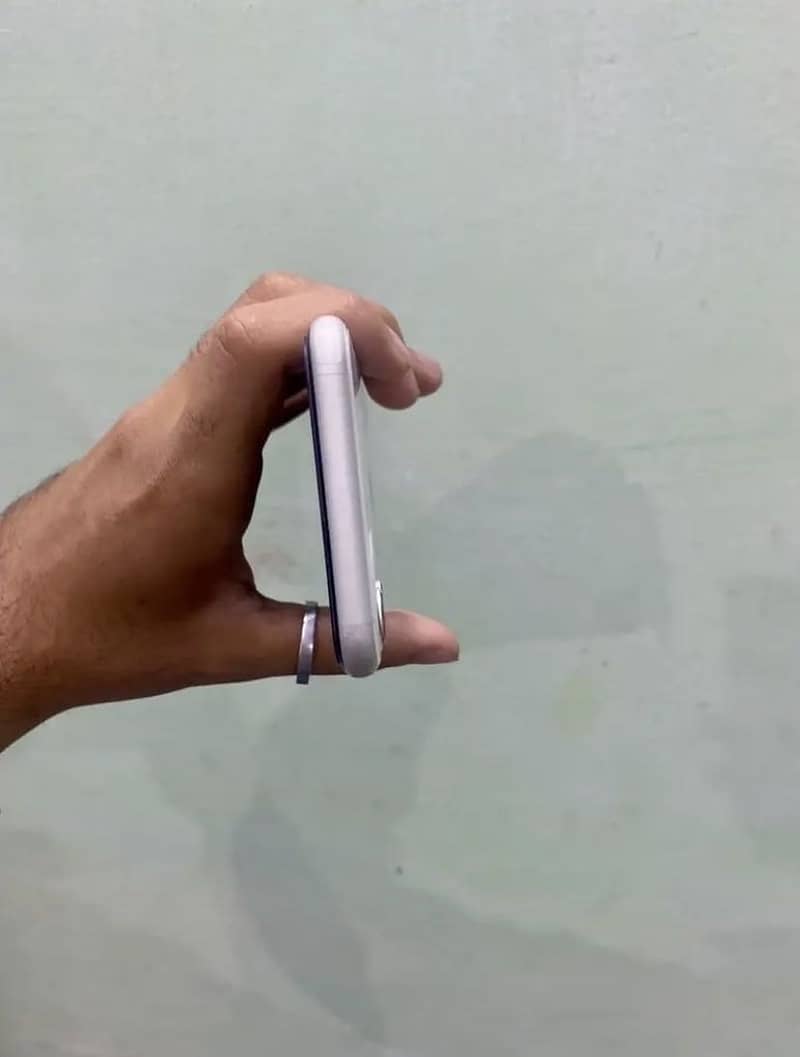 Apple iPhone 11 6