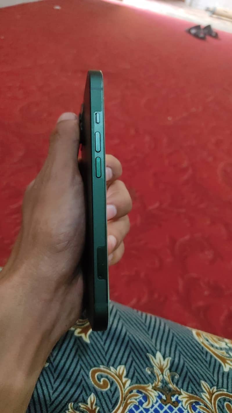 Apple iPhone 13 3