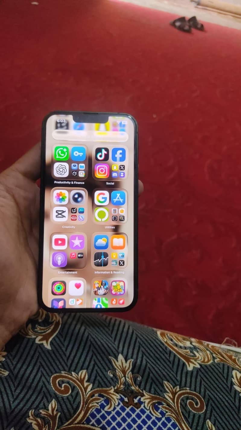 Apple iPhone 13 6