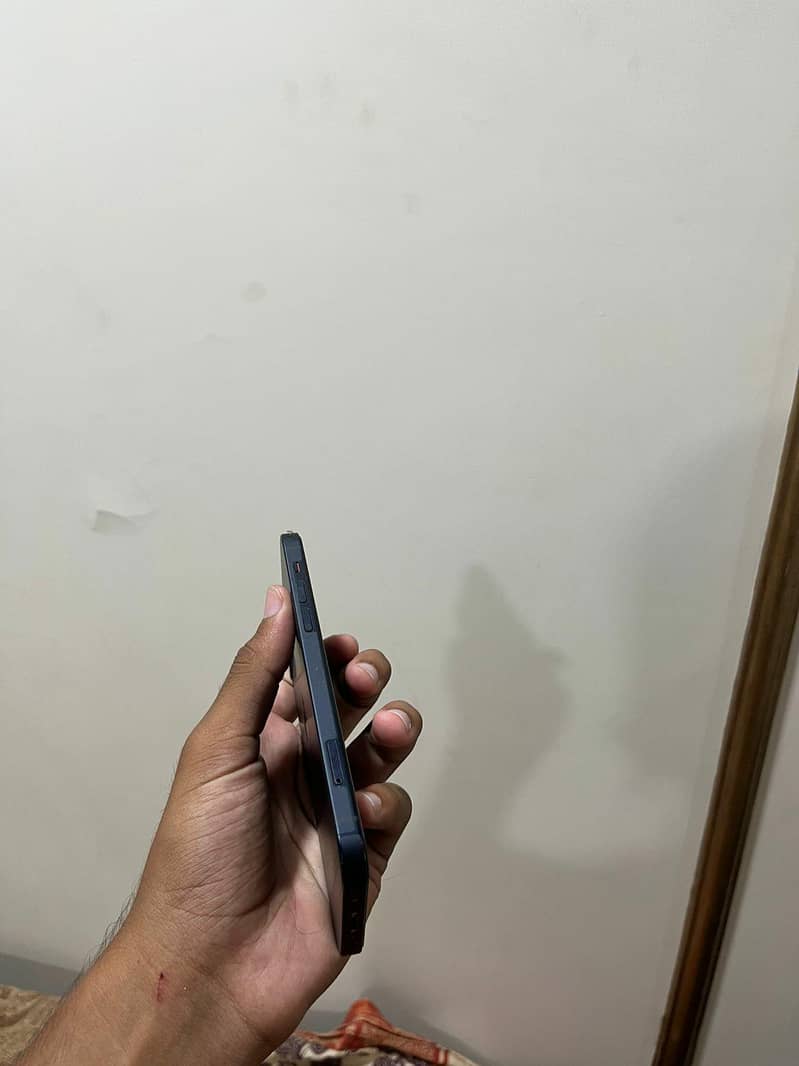 Apple iPhone 12 1