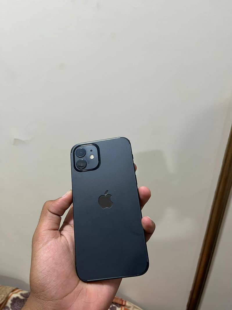 Apple iPhone 12 3