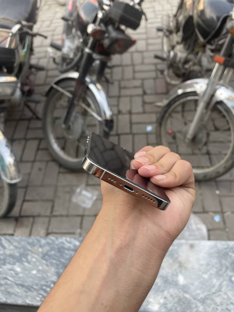 Apple iPhone 13 Pro 5
