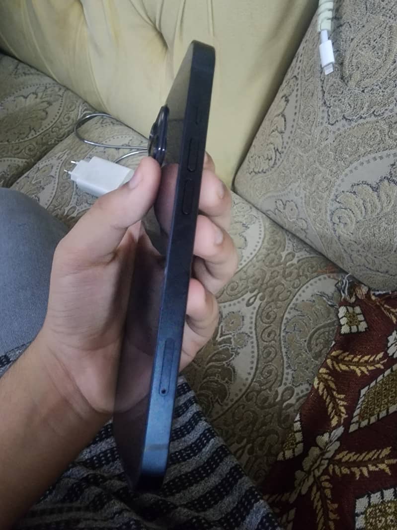 Apple iPhone 13 7