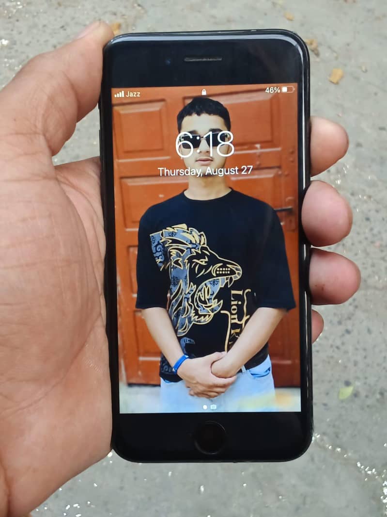 Apple iPhone 7 3
