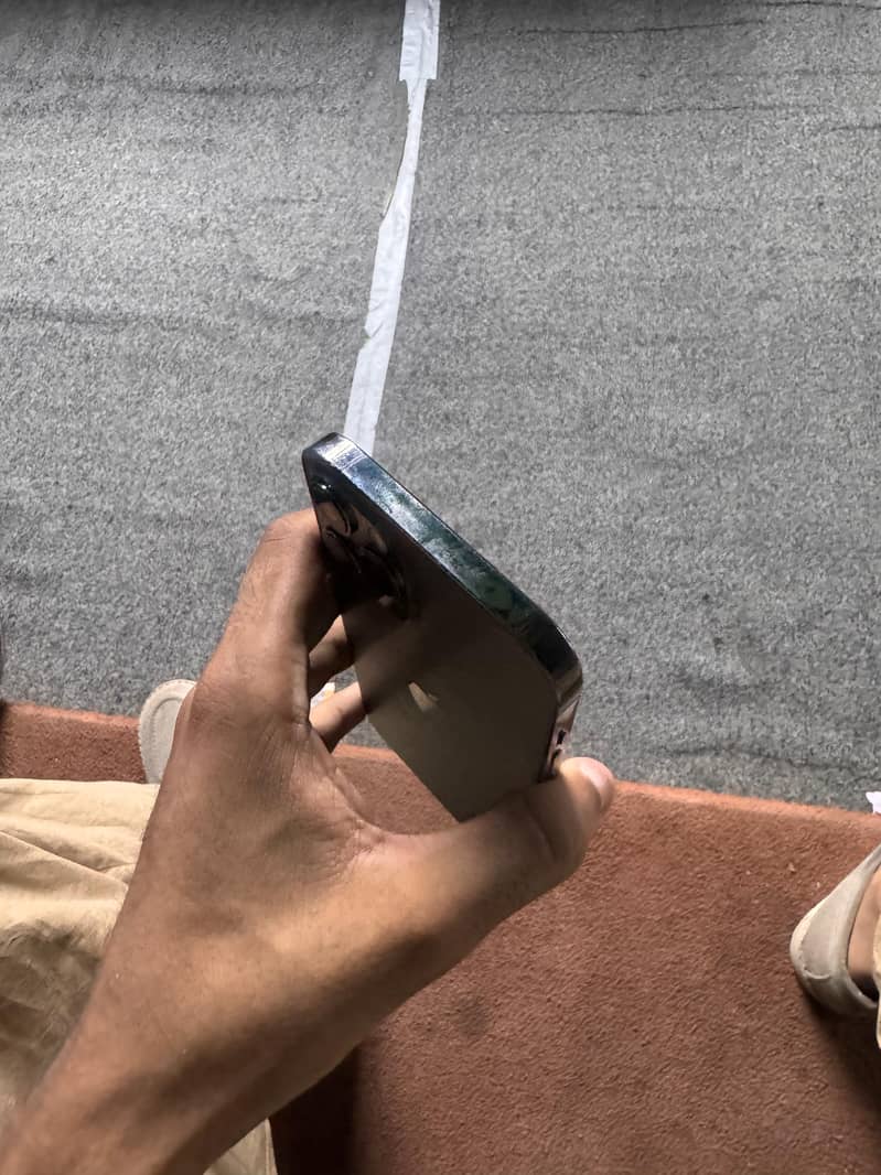 Apple iPhone 12 Pro Max 1